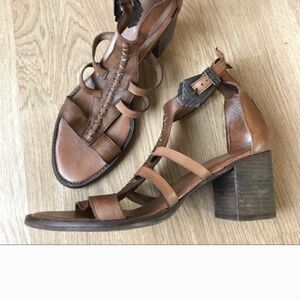 Veracruz leather buckle sandals heels brown 41